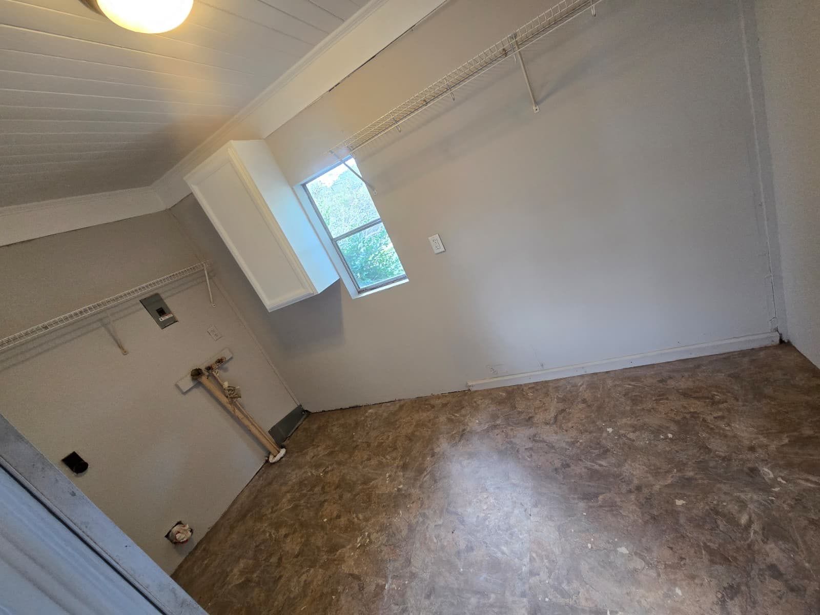 Laundry / utility room