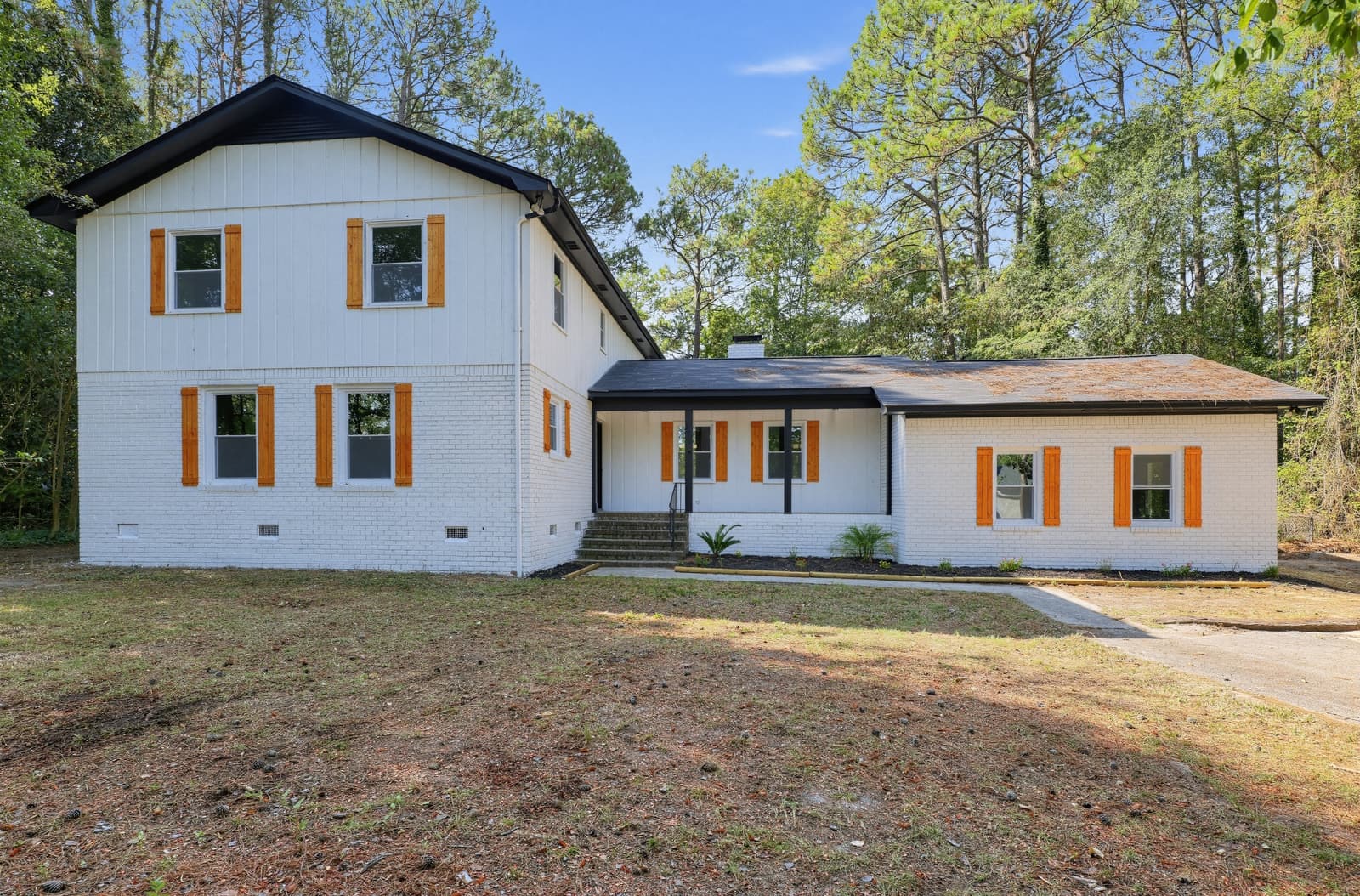 Front exterior of 626 Williams Cir, West Columbia, SC